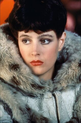 File:RachelLook.jpg