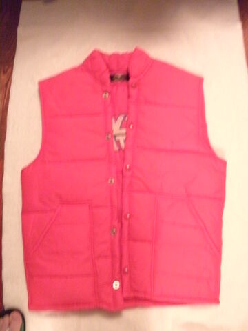 File:Red vest 001.jpg