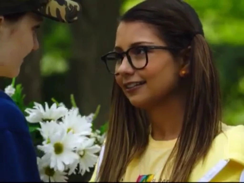 Melinda Shankar desktop Wallpapers