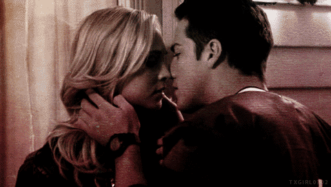 Znalezione obrazy dla zapytania caroline i tyler gif