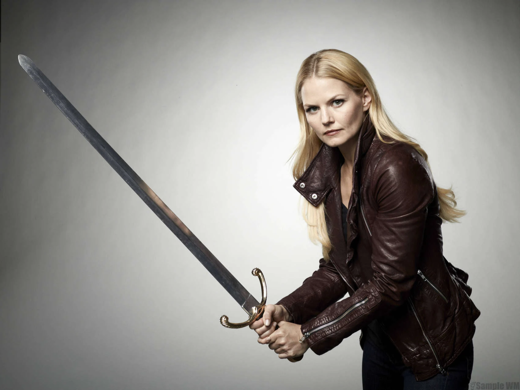 Image Emma Swan Season 2 With Sword 01.jpg Disney Wiki Fandom