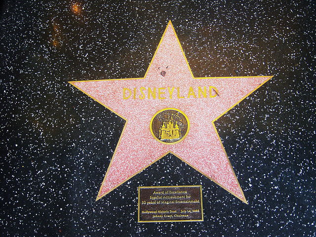 Disneyland_hollywood_walk_of_fame_star.jpg