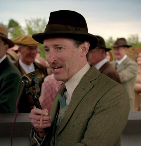 File:RaceAnnouncerS6E7.png