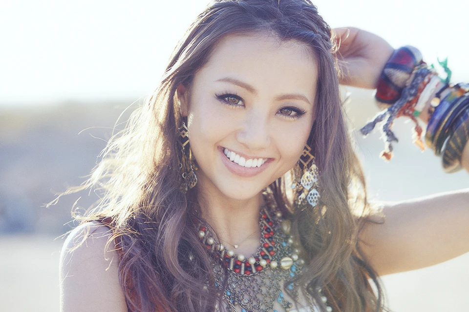 http://vignette1.wikia.nocookie.net/e-girls/images/9/99/Shizuka_-_Dreamers'_Paradise.jpg/revision/latest?cb=20151016080928