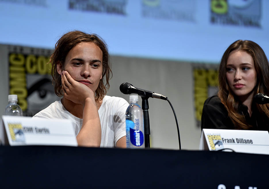 Image - Frank Dillane and Alycia Debnam-Carey SDCC2015.jpg ...