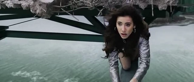 Image - Olivia crossing the bridge.png | Final Destination Wiki