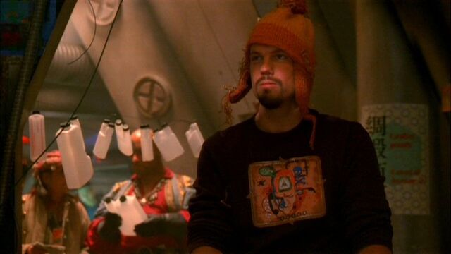 File:Jayne With Hat.jpg