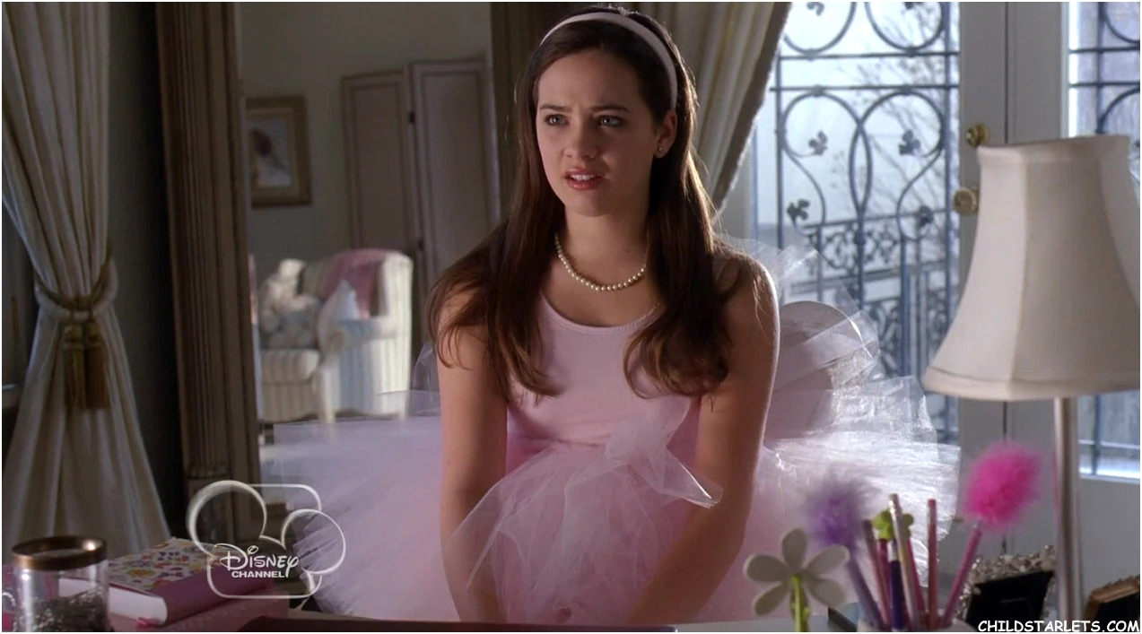 Mary Mouser desktop Wallpapers