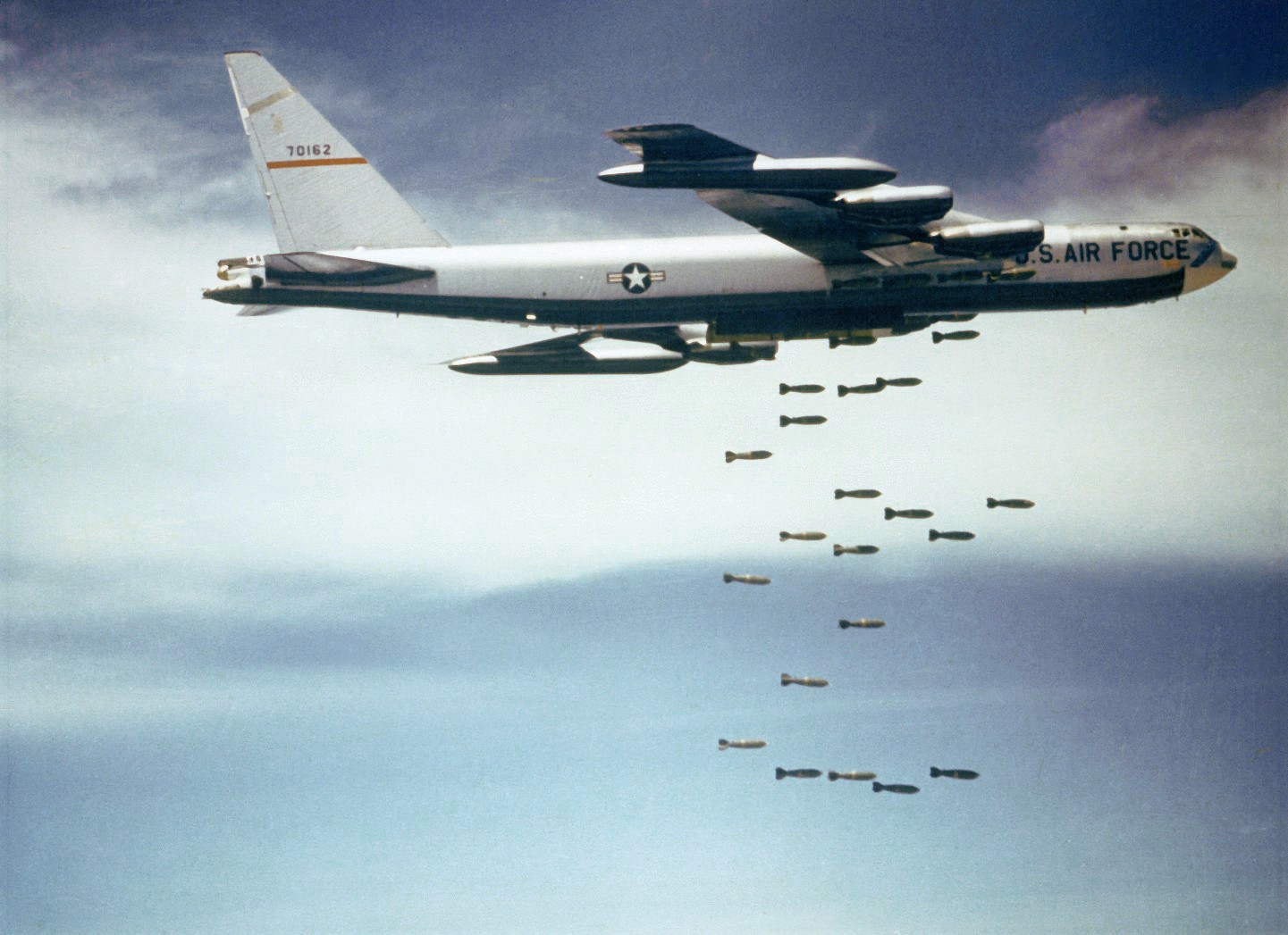 http://vignette1.wikia.nocookie.net/future/images/c/c3/Boeing_B-52_dropping_bombs.jpg/revision/latest?cb=20150211182139
