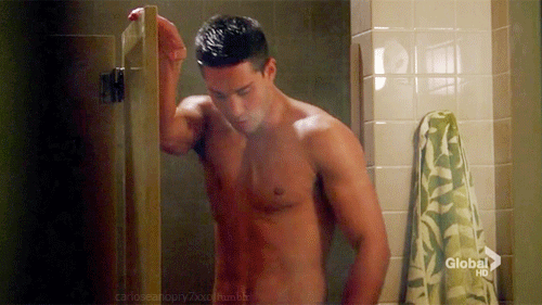 http://vignette1.wikia.nocookie.net/glee/images/e/ec/Brody-hot-from-showers-unf-2.gif/revision/latest?cb=20120922201741