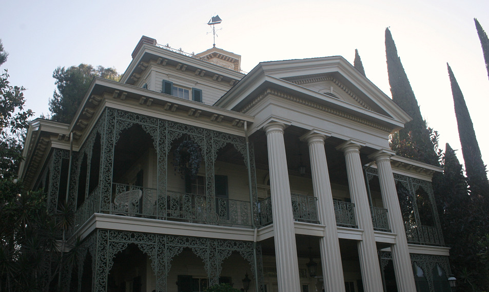 Antebellum mansion Haunted Mansion Wiki FANDOM powered by Wikia