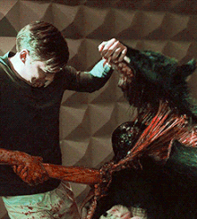 HemlockGrove 209 RomansavesPeter