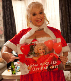 Soaps-hollyoaks-bts-xmas-14
