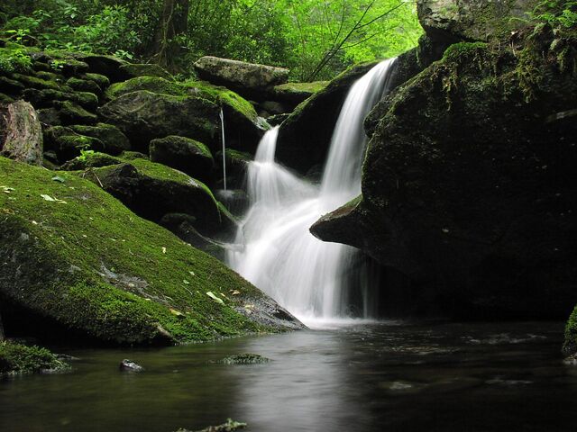 File:Cascading waterfall.jpg