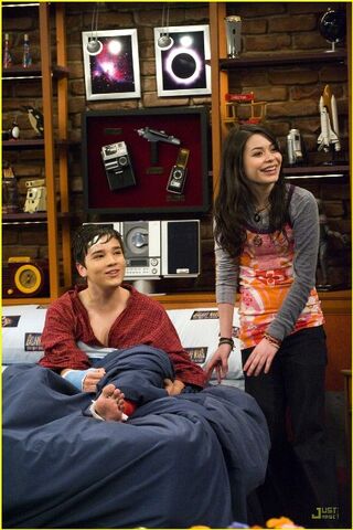 File:Icarly-saved-life-stills-08.jpg