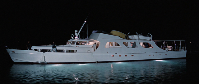 File:Disco Volante at night.png