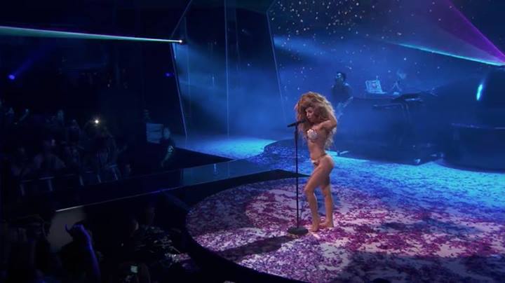 9-1-13_iTunes_Festival_-_ARTPOP_performa