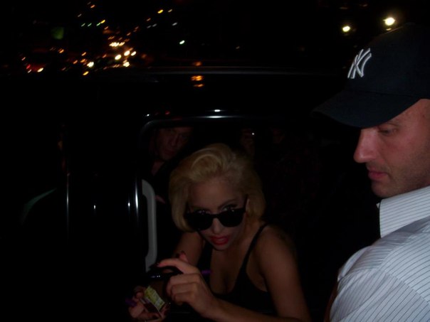 8-25-10_Leaving_her_Concert_002.jpg