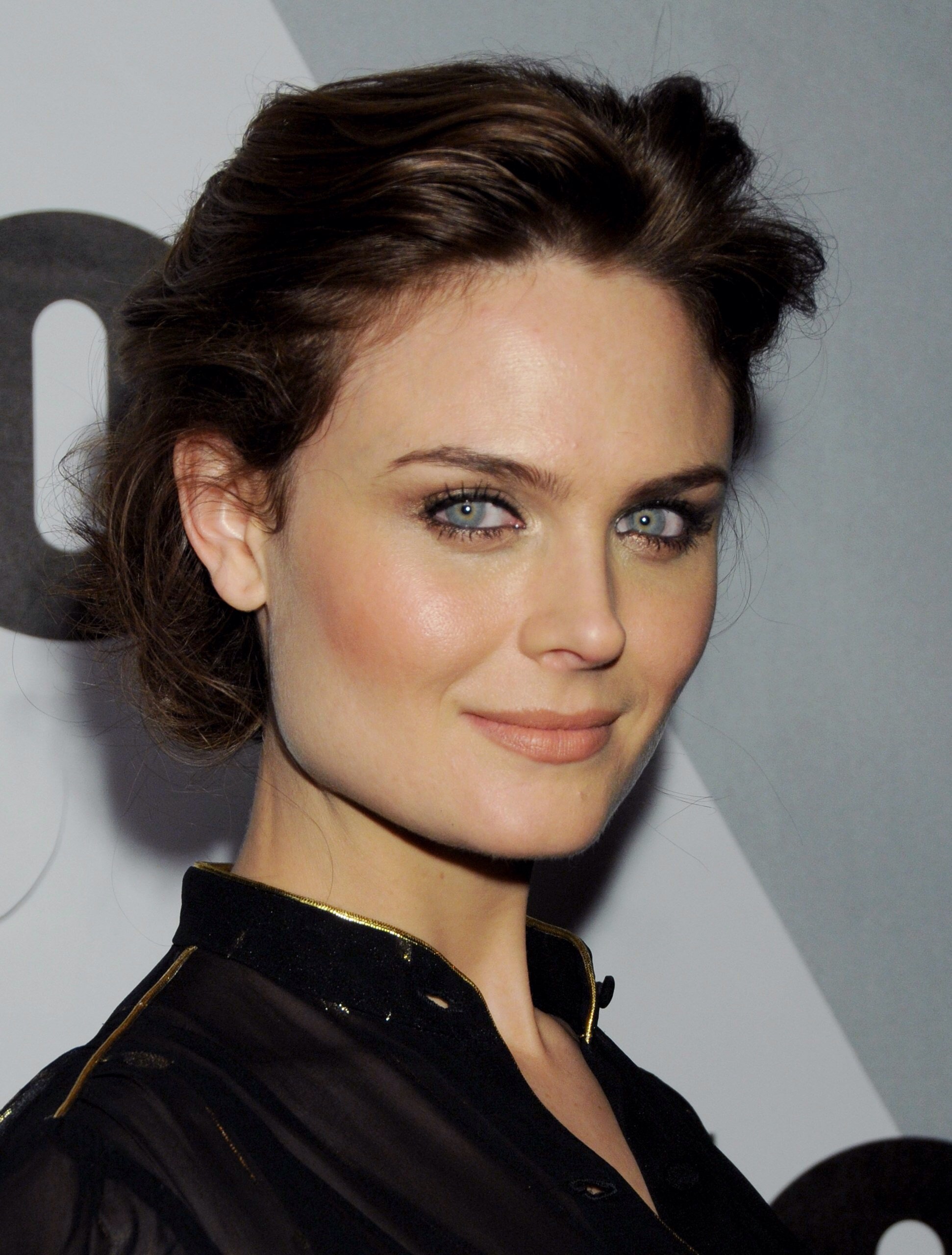 Emily Deschanel contact Emily Deschanel contact