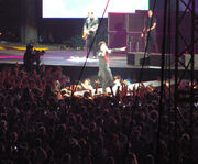 Green Day cantando el tema de Los Simpsons