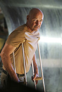 2X20-LockeCrutches.jpg