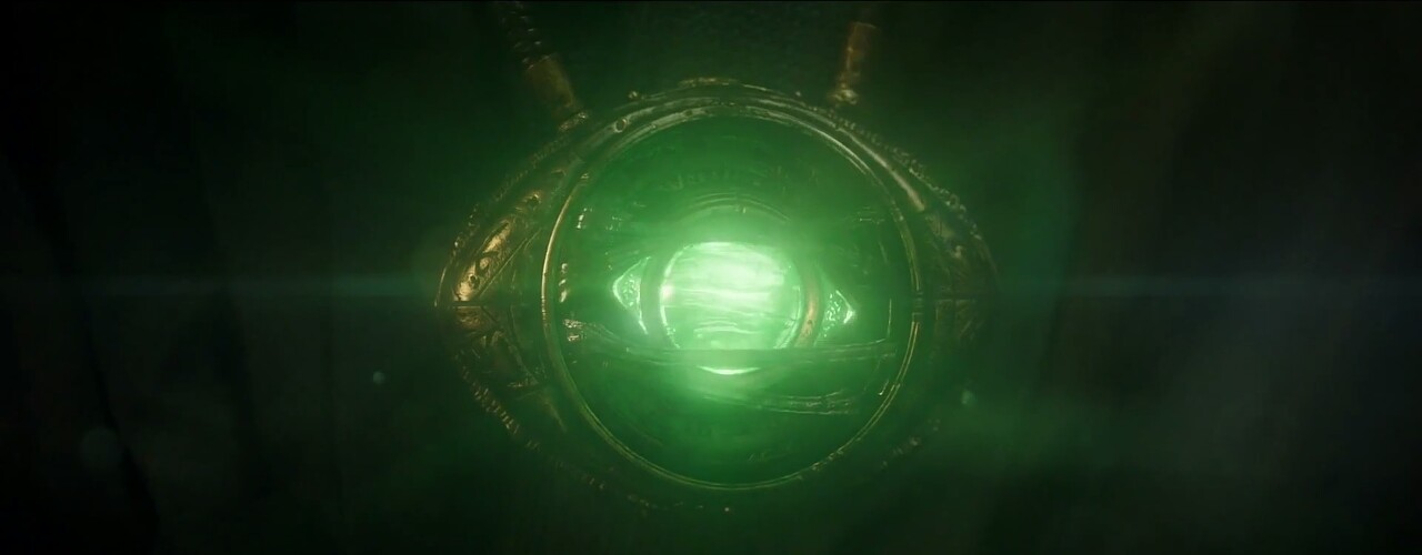 http://vignette1.wikia.nocookie.net/marvelmovies/images/b/bf/Eye_of_Agamotto_-_Doctor_Strange.JPG/revision/latest?cb=20161018185209