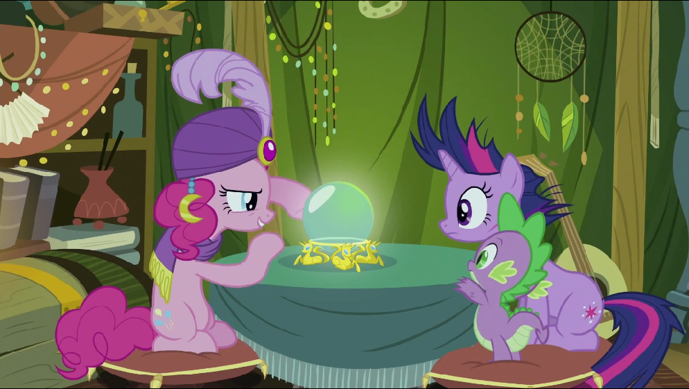 Pinkie_Pie_sees_something_S2E20.png