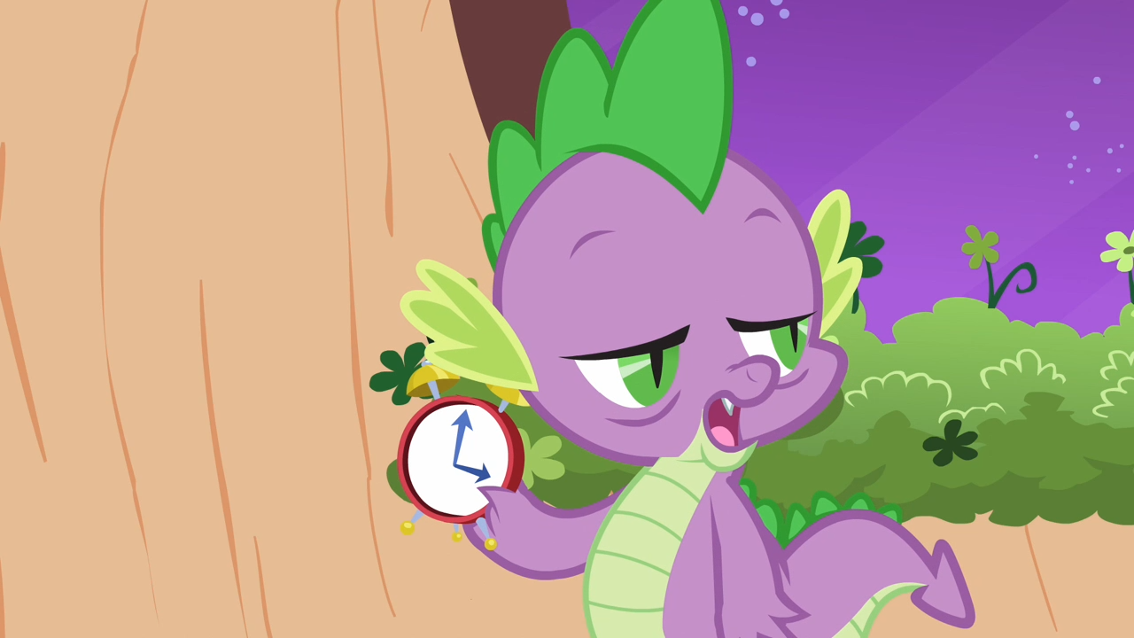 Spike_holding_a_clock_S2E20.png