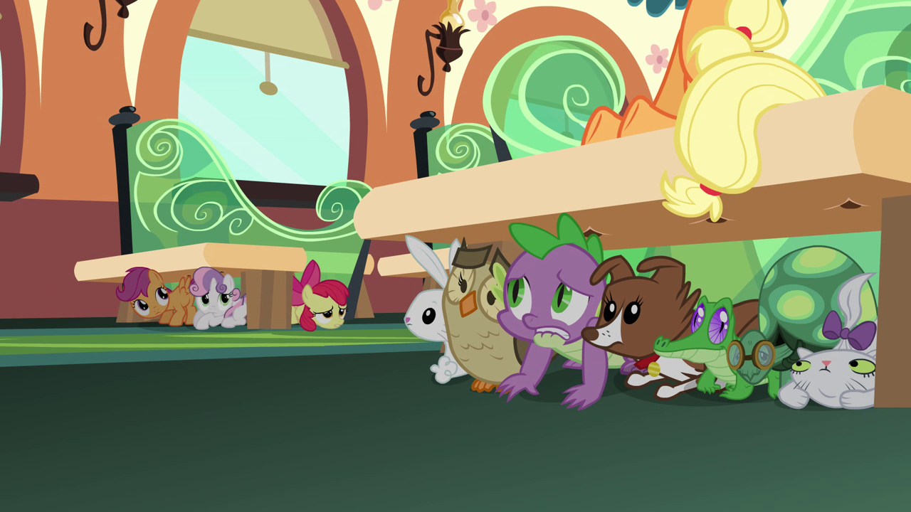 Spike%2C_CMC%2C_and_the_pets_hiding_S03E12.png
