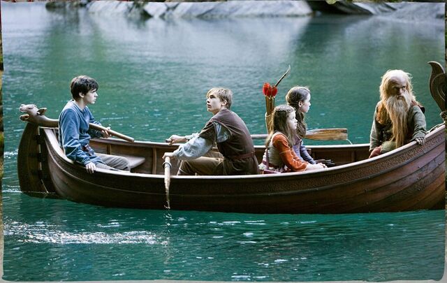 File:Pevensies trumpkin boat glasswater.jpg
