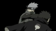 Kakashi dá um soco em Obito.png