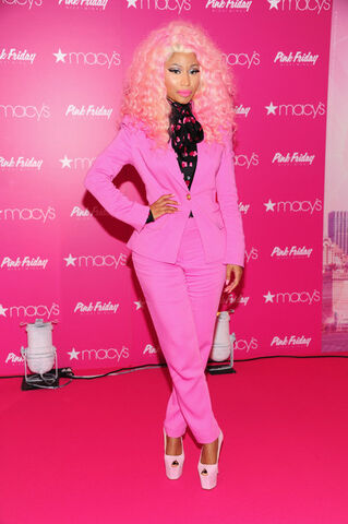 File:Nicki-macys-queens-2.jpg