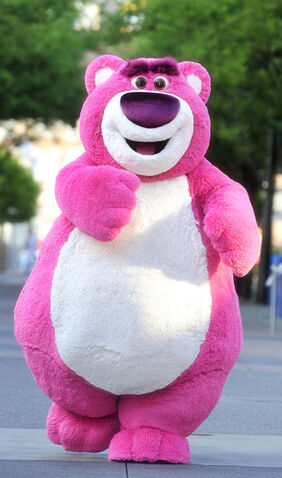 File:Lots-O-Huggin-Bear Disneyland.jpg
