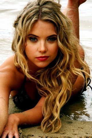 Ashley Benson desktop Wallpapers