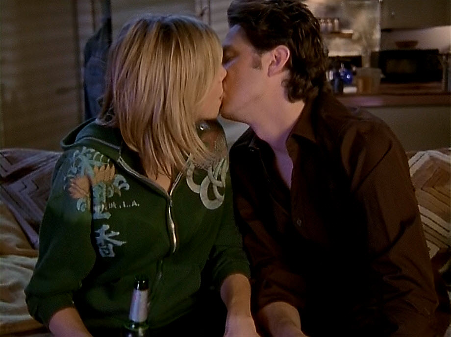Image 3x18 JD Elliot kiss.jpg Scrubs Wiki Fandom powered by Wikia
