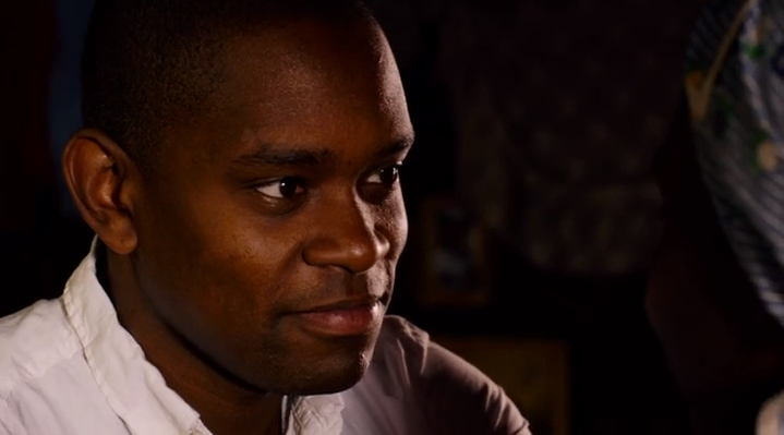 Capheus, es un conductor de autobús de Nairobi, África. Este chico trata de ganar dinero para comprar las medicinas de su madre que fue contagiada de SIDA. (recuerden que habra un cambio de elenco en la T2)