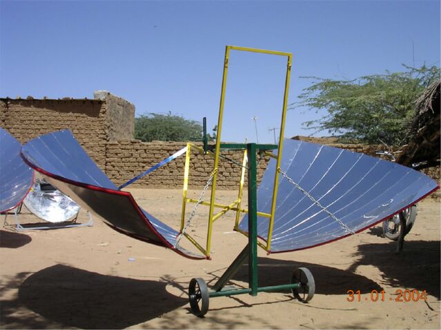 File:Papillon solar cooker.jpg