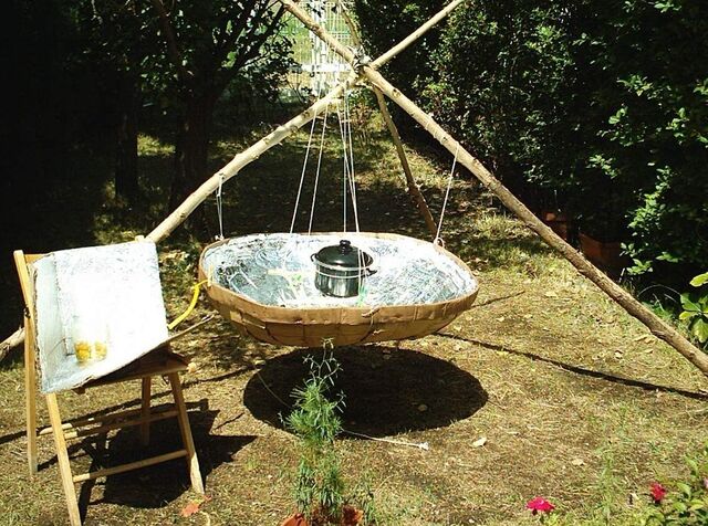 File:Tripod solar cooker.jpg