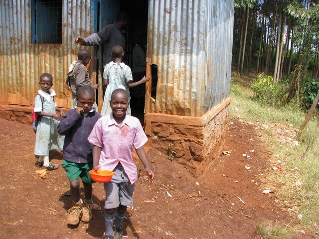 File:Kids with sc food.jpg