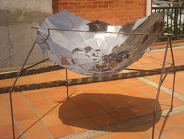 File:Mauricio Acero Olla Solar.jpg