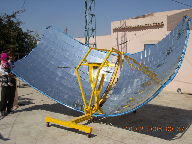 File:Butterfly Community Solar Cooker.jpg