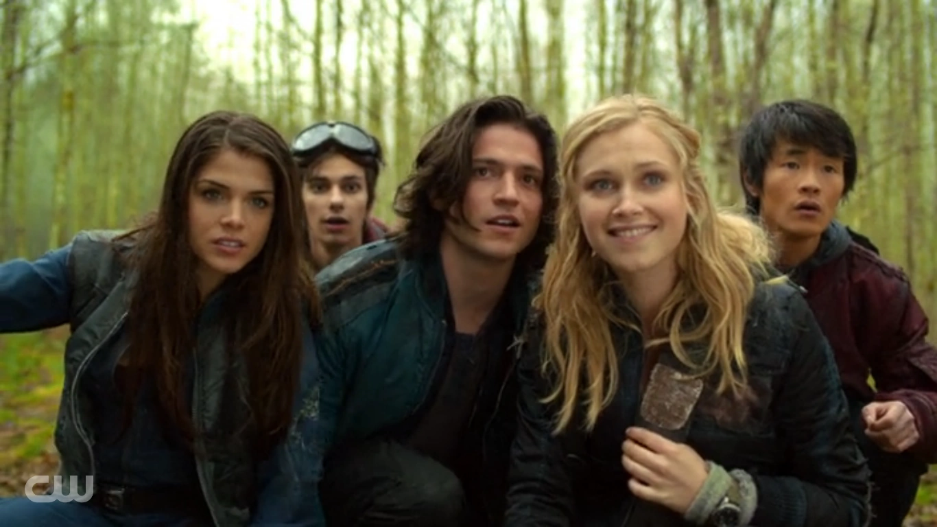 Image - OctaviaJasperFinnClarkeMontyPilot1x01.png | The 100 Wiki