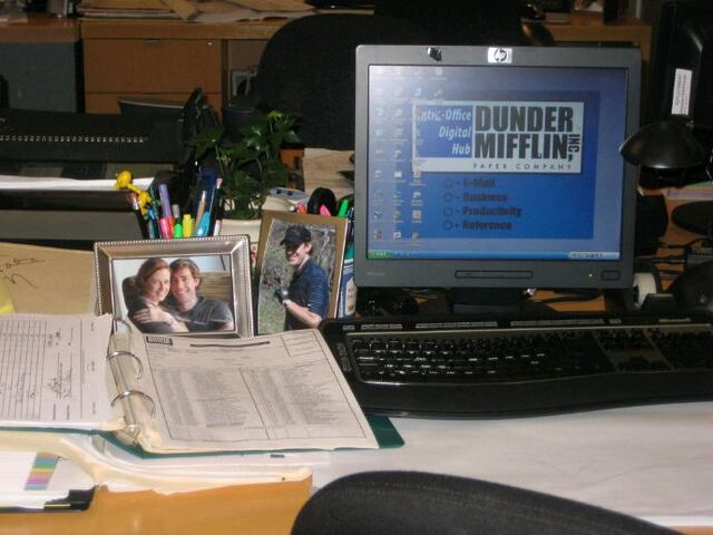 File:Pam'sDesk.jpg