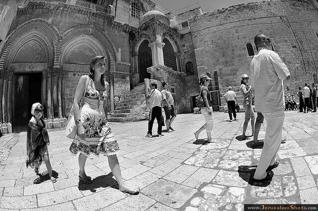 File:Old-City-Black-Adn-White-7.jpg