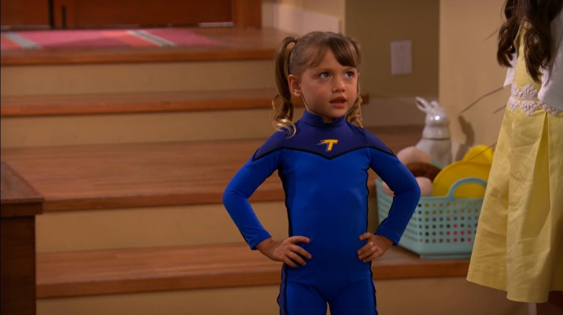 Image Chloe In Supersuit The Thundermans Wiki Fandom Powered By Wikia 6674