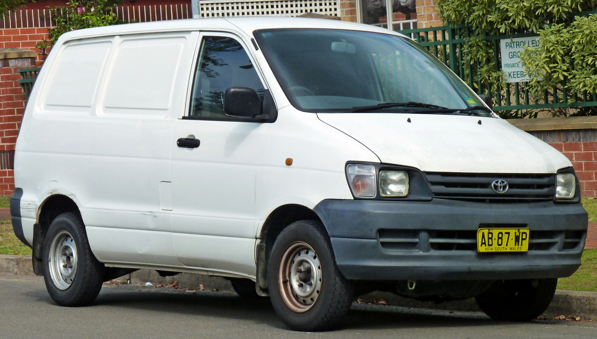 Toyota TownAce | Tractor & Construction Plant Wiki ... vw bus fuse box diagram 