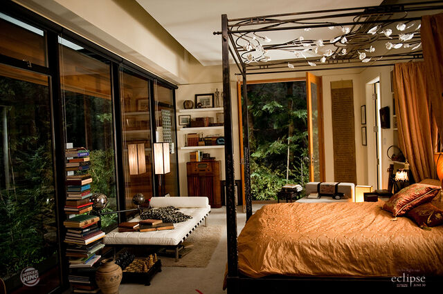 File:Edwards Full Bedroom.jpg