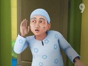 Opah curi dengar