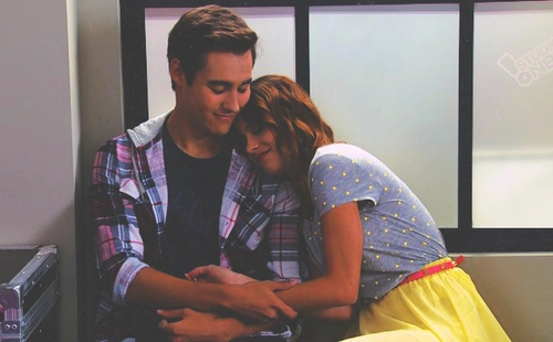 Résultat de recherche d'images pour "violetta et leon tumblr"