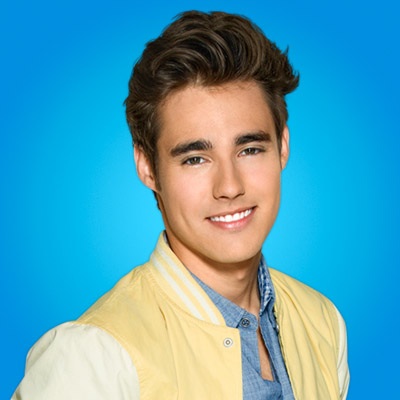 File:León Season 3 Promotional Picture.jpg